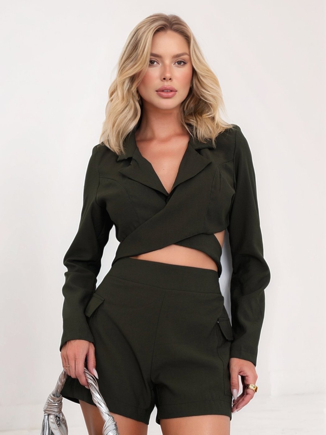 Conjunto Feminino Curto Divina Gata Cropped Manga Longa e Shorts Alfaiataria