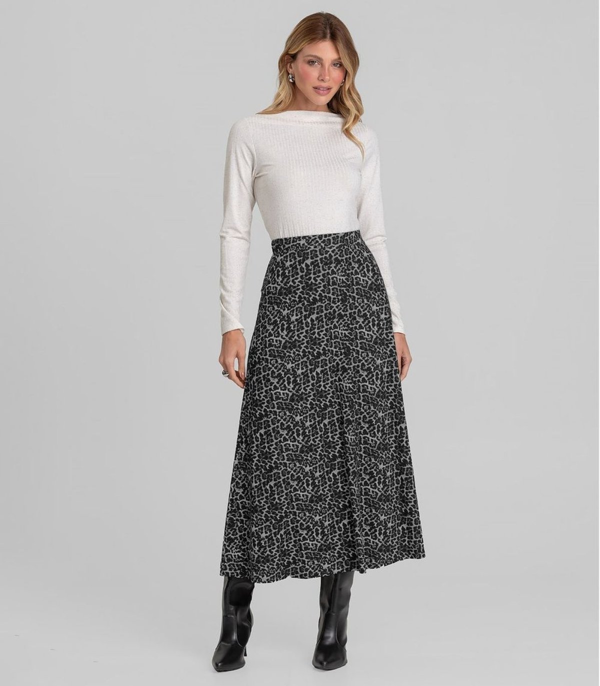 Saia Feminina Midi Evase Dianna