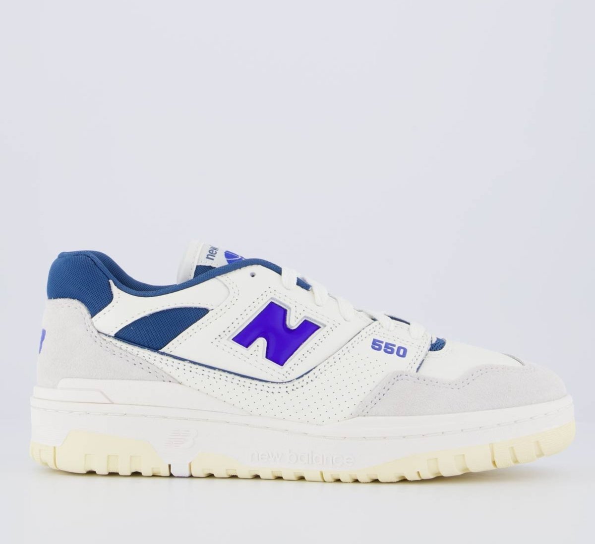 Tênis New Balance 550 Off White e Azul