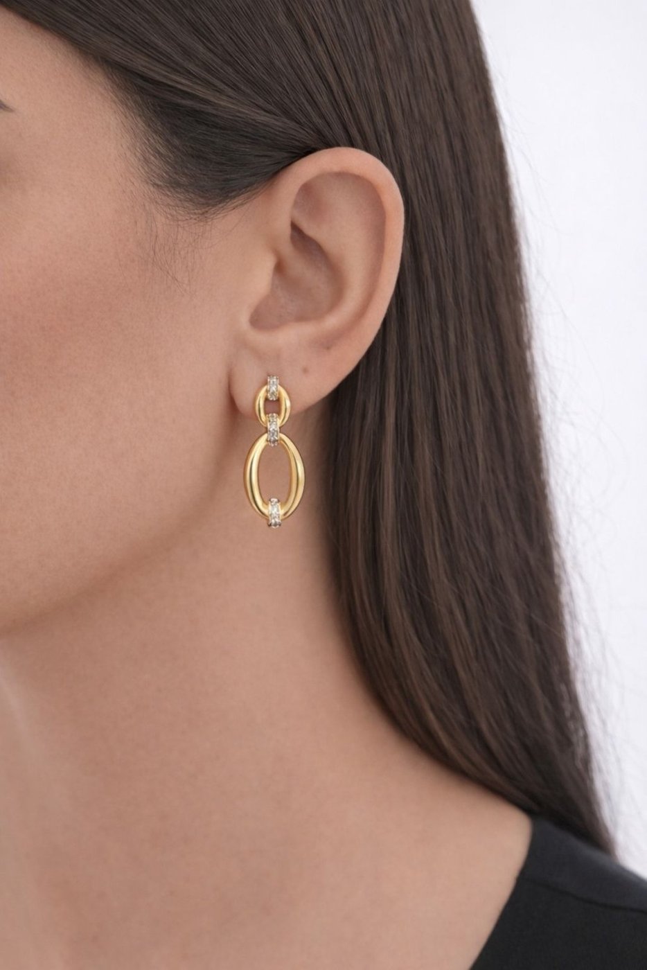 Brinco Elos com Zirconia Banhado a Ouro 18k