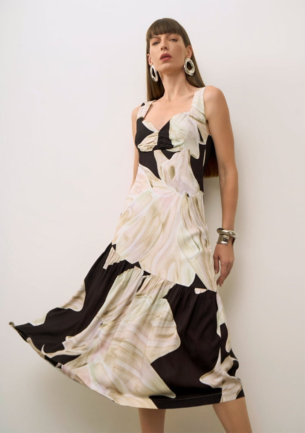 Vestido Iódice Ajustado Decote V Com Alça Midi