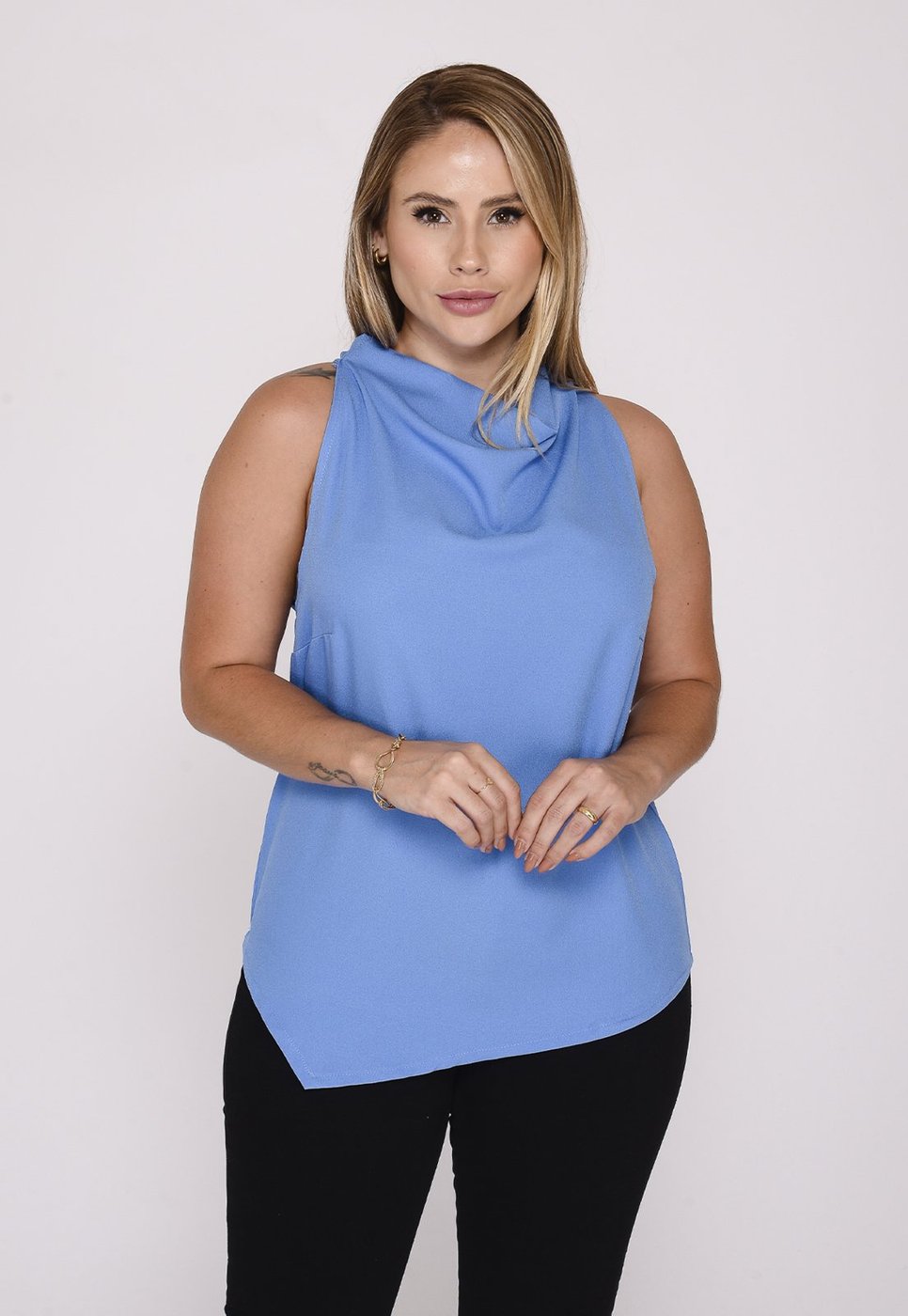 Blusa Feminina Gola Boba com Laço nas Costas e Alças Reguláveis