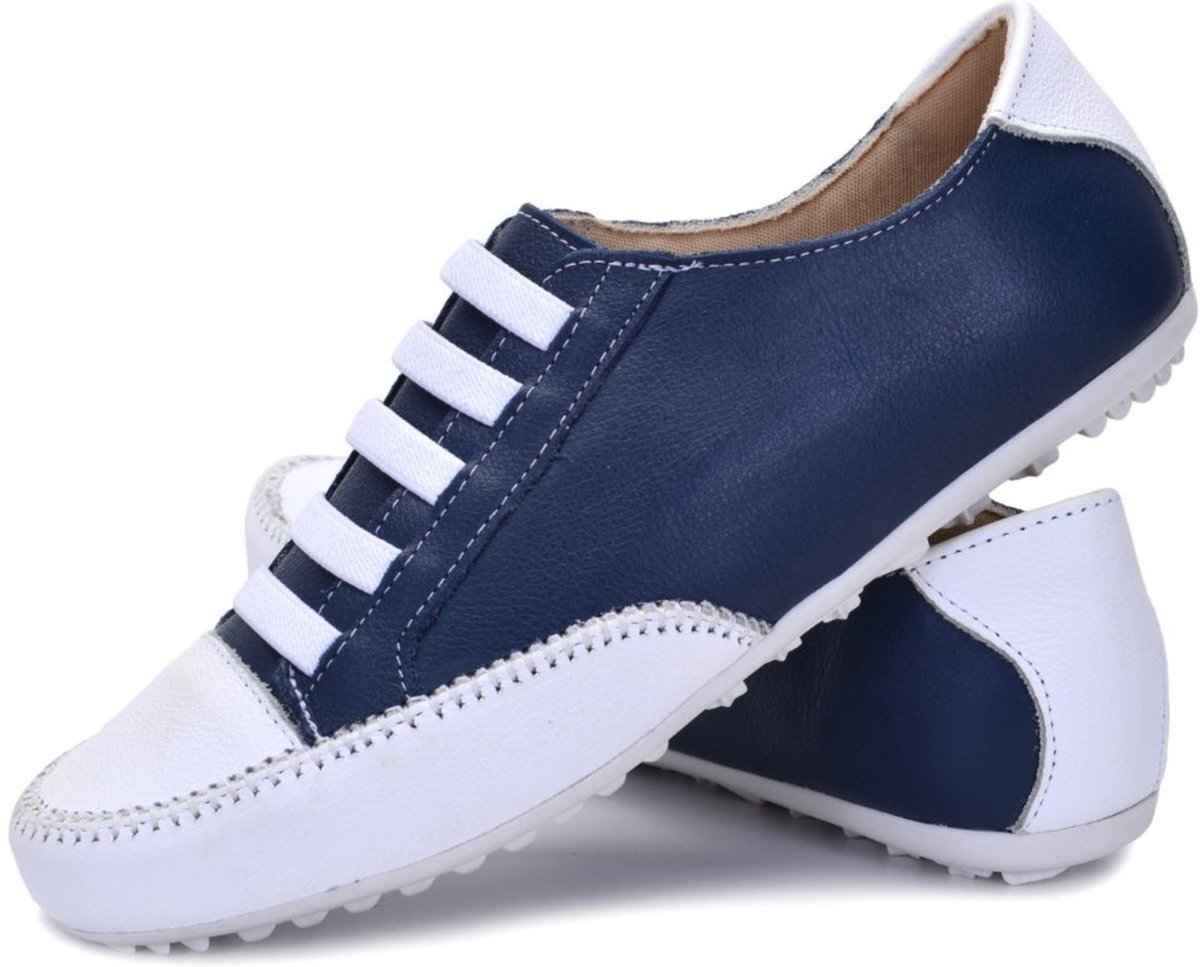 Sapatênis Feminino e Em Couro Leve