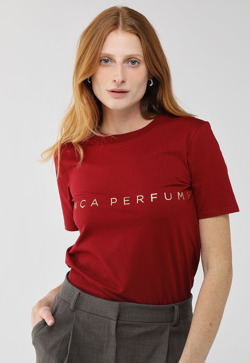 Imagem principal Camiseta Feminina Lança Perfume Logo Metalizado Vermelha vermelho Lança Perfume vermelho