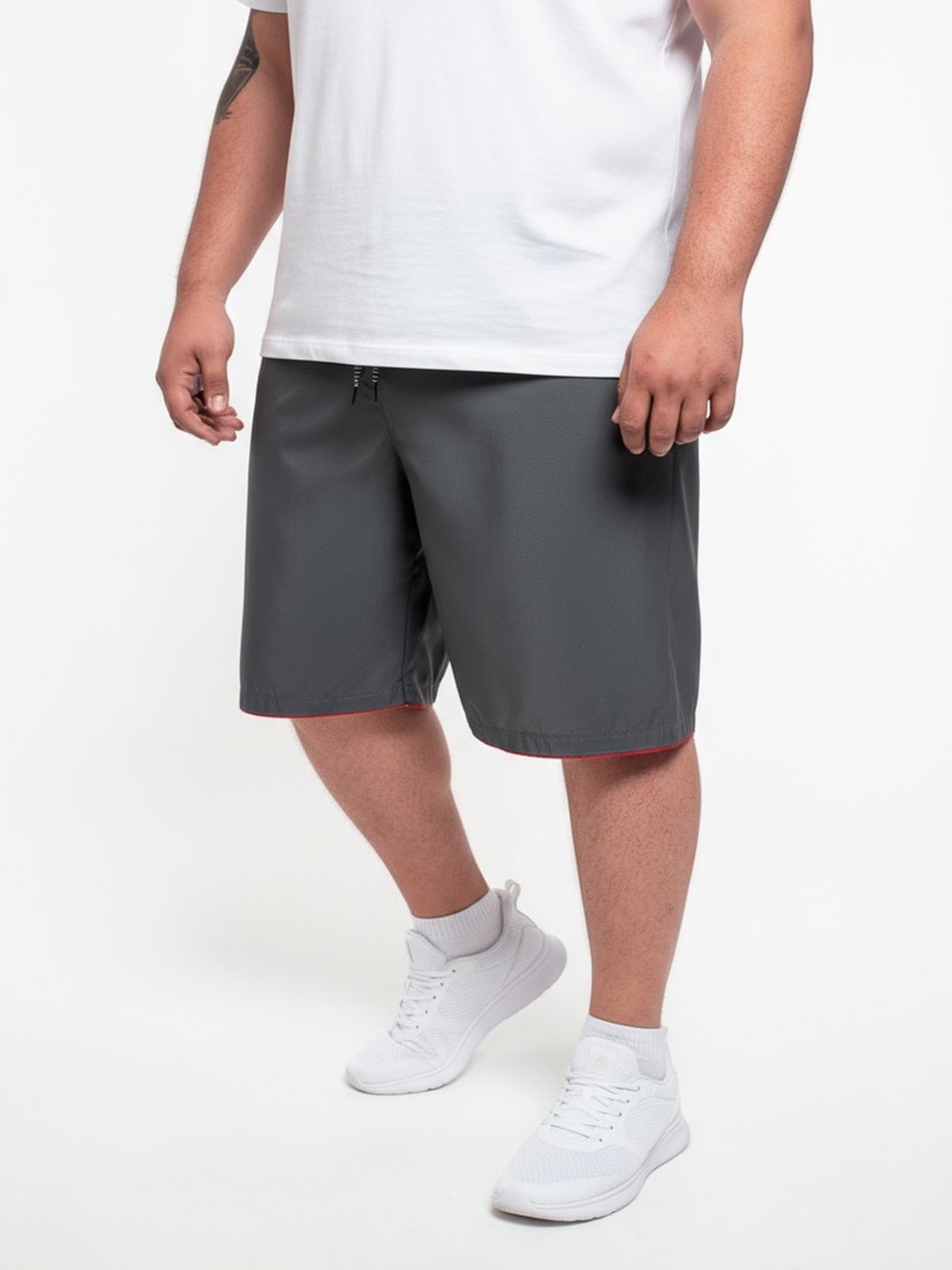 Imagem principal Bermuda Plus Size Frent's Tactel Esporte Detalhe na Barra Casual cinza/grafite Frent's cinza/grafite