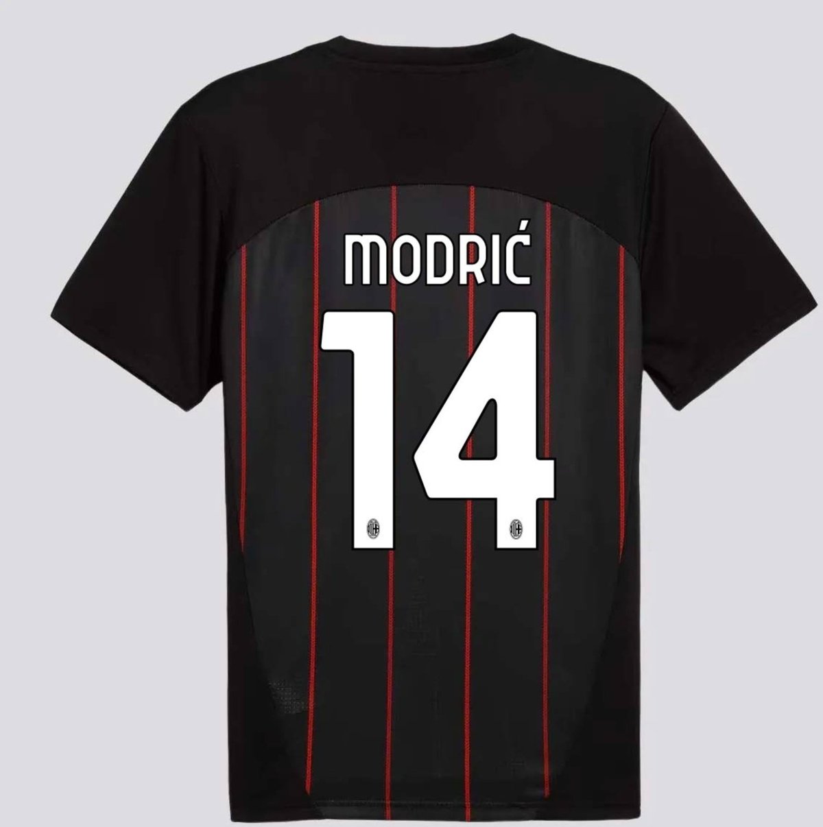 Imagem principal Camisa Puma Milan Pré-Jogo 2025 14 Modric preto Puma preto