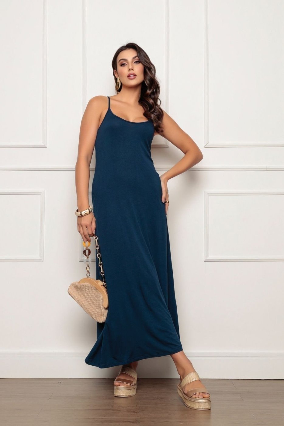 Vestido Longo de Alcinha com Bolsos