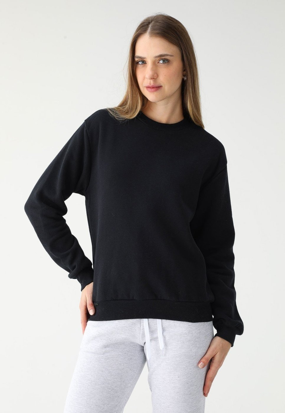 Imagem principal Blusa de Frio Moletom Feminino Flanelado Benellys Liso Gola Redonda preto Benellys preto