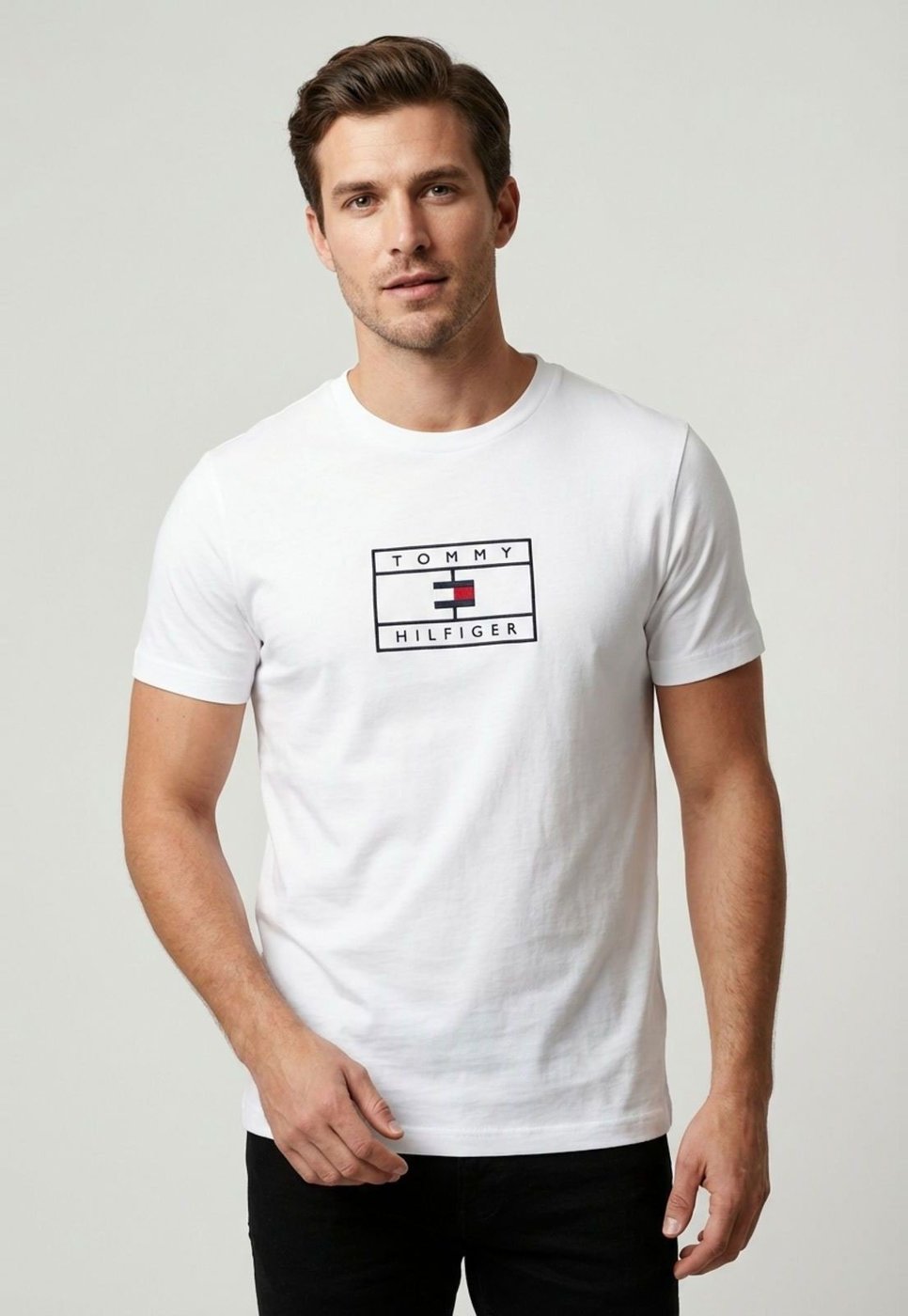 Imagem principal Camiseta Masculina Tommy Hilfiger JD Graphic TE Branca branco Tommy Hilfiger branco