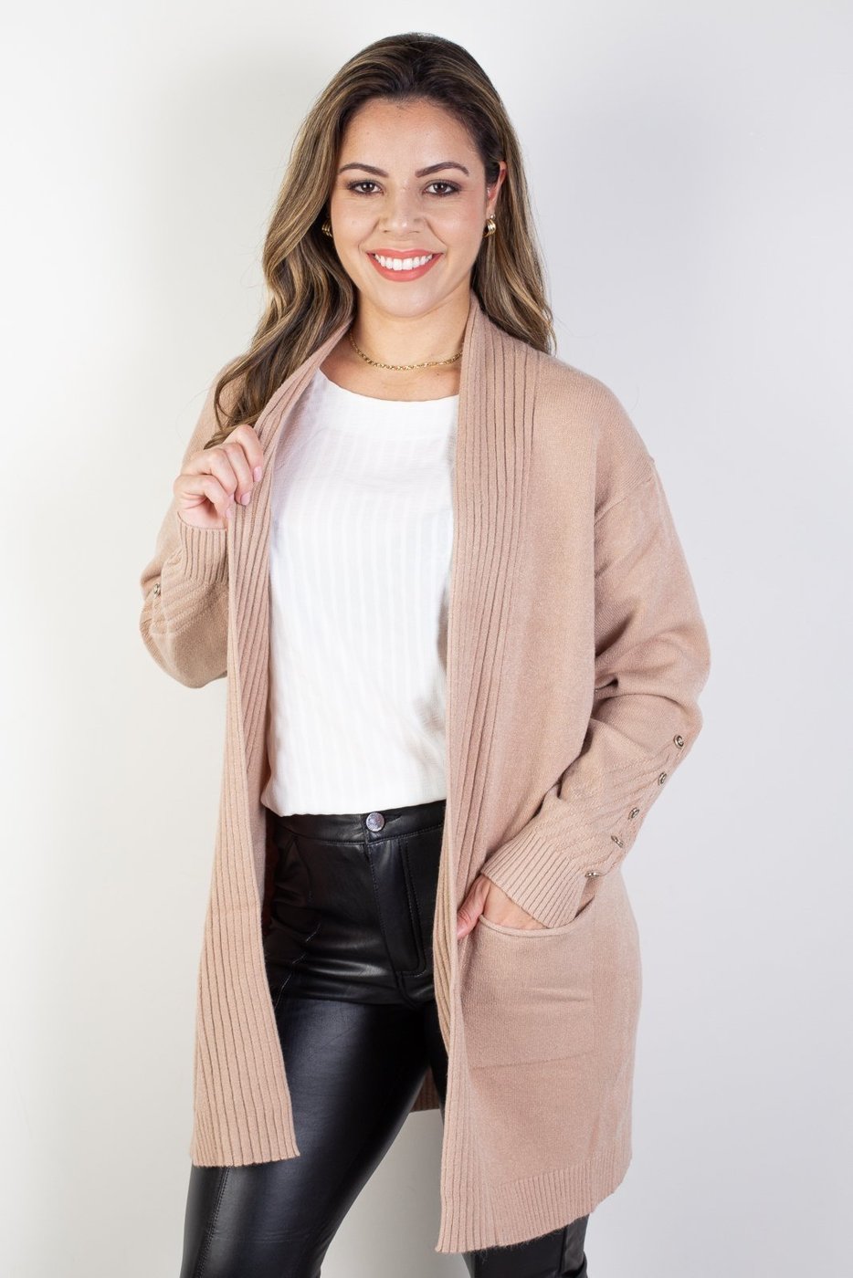 Imagem principal Cardigan alongado bolsos e botões na manga 81213 Enluaze preto Enluaze preto