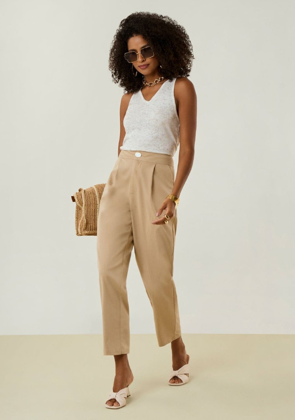 Regata Maria Valentina Ajustada Decote V Padrão Off-white