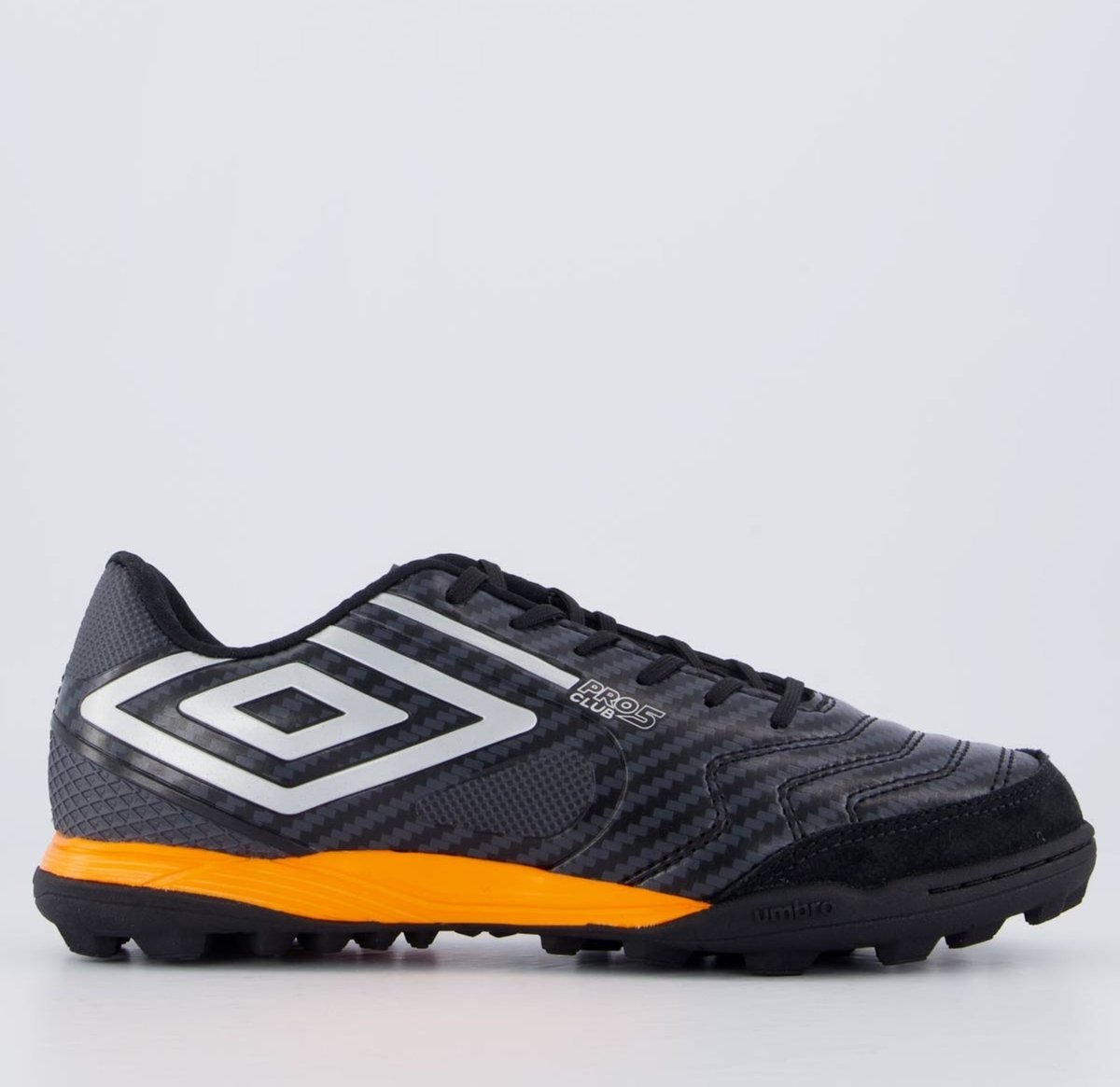 Chuteira Umbro Pro 5 Bump Club Society Preta e Laranja
