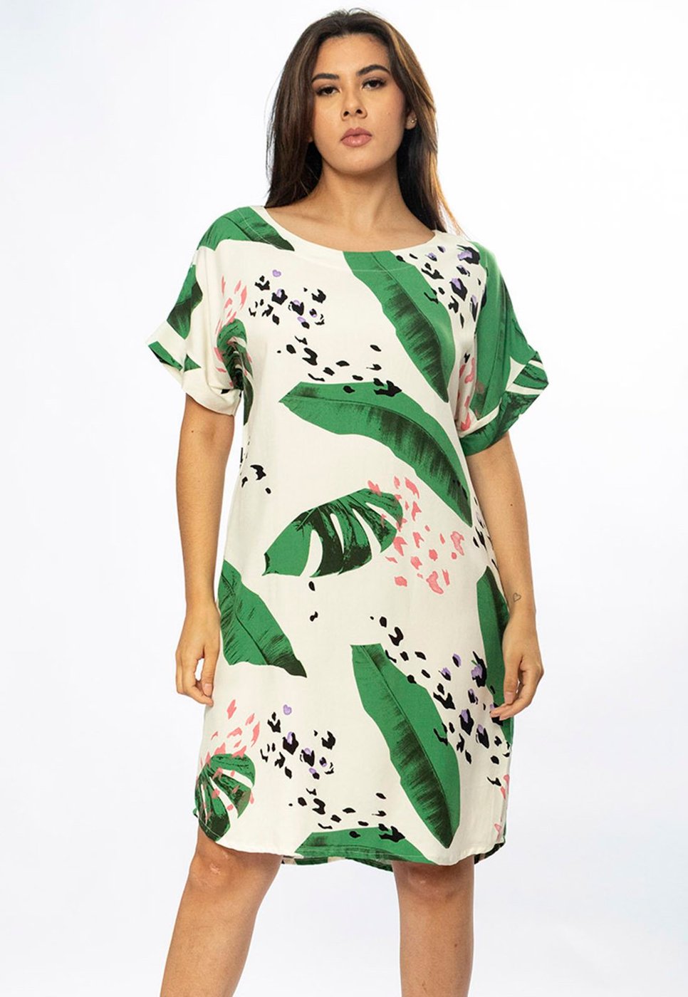 Imagem principal Vestido Curto Cabanafree Viscose com Bolso Estampa Folhagem Poética estampado/preto/verde Cabanafree estampado/preto/verde