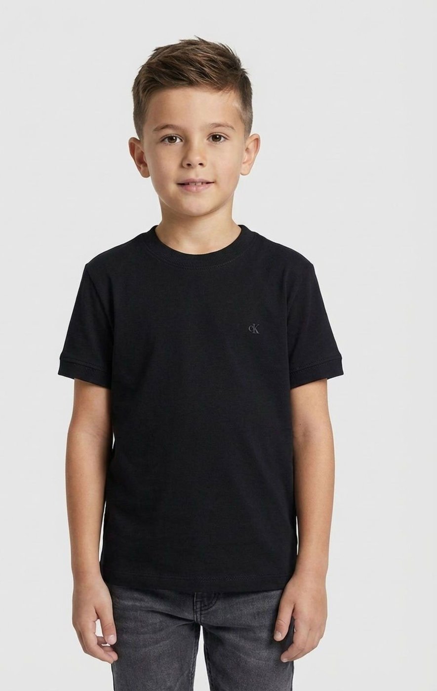 Imagem principal Infantil - Camiseta Calvin Klein Logo Bordado Preta Calvin Klein Kids preto Calvin Klein Kids preto