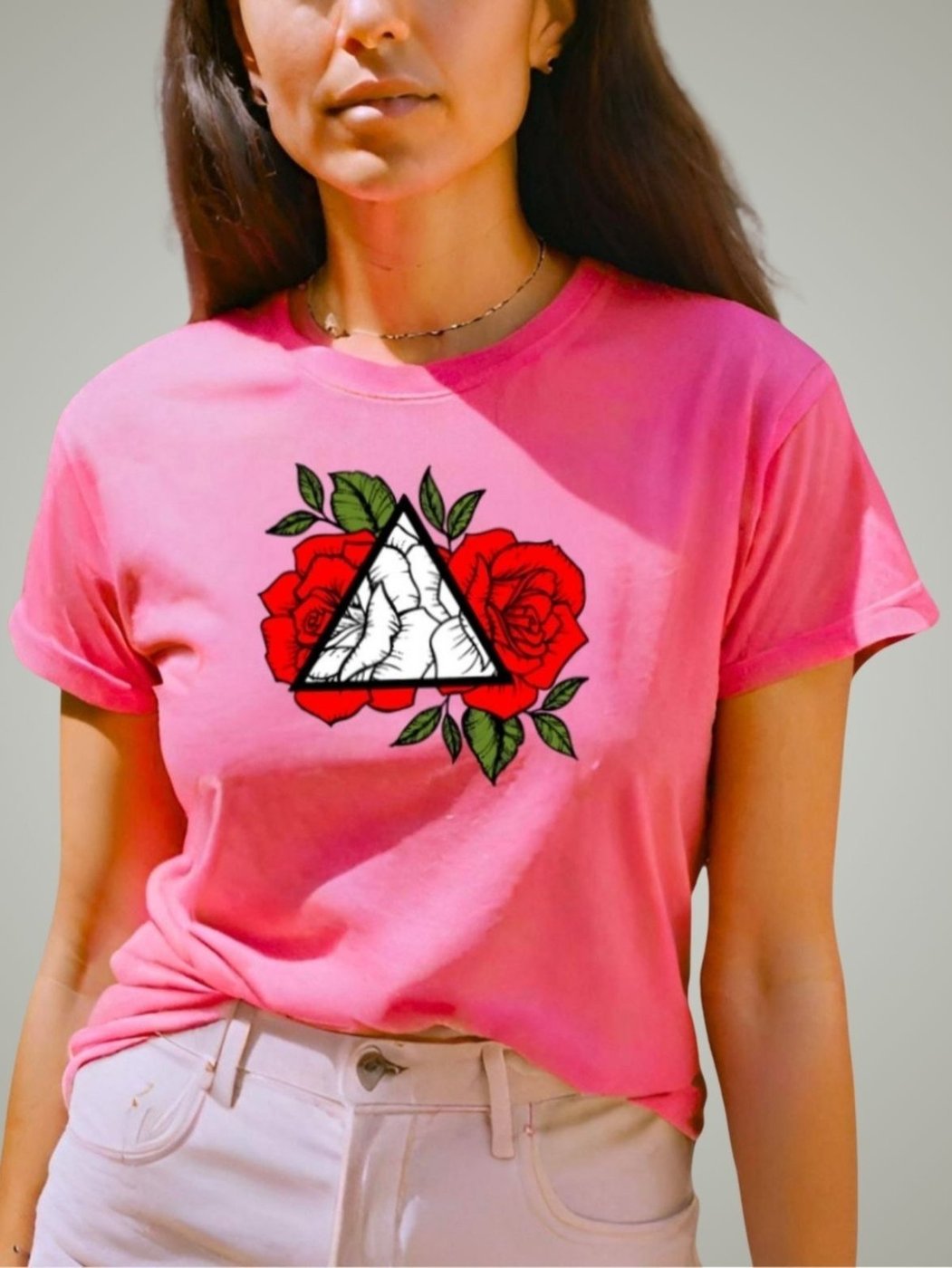 Imagem principal Camiseta Feminina T-shirt GuGi Rosas Vermelhas Camisa preto Gugi preto