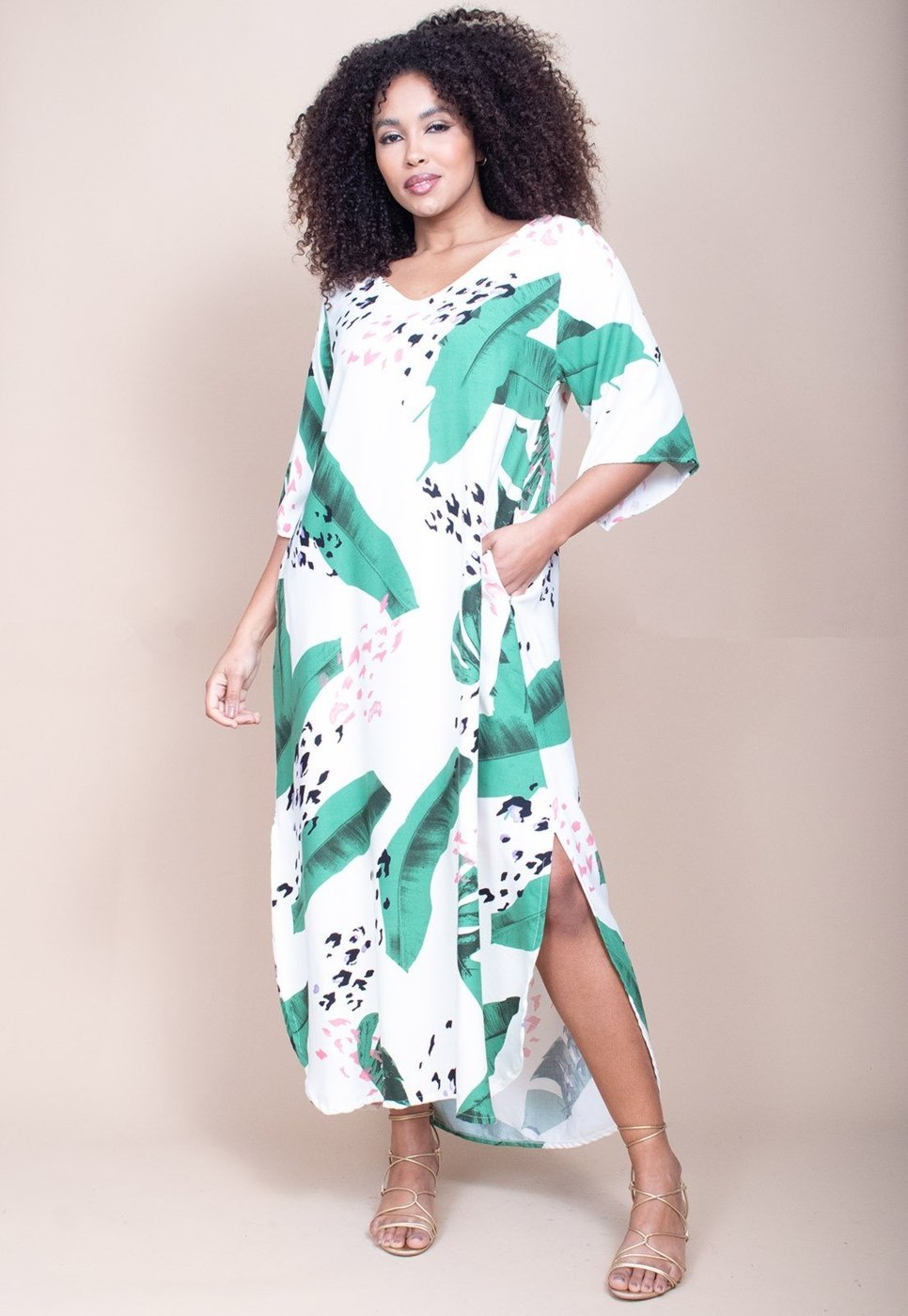 Imagem principal Vestido Cabanafree Midi Abapã Plano com Bolso Estampa Folhagem Poética estampado/off-white/preto Cabanafree estampado/off-white/preto