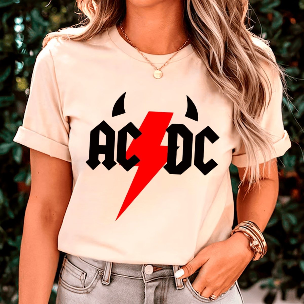 Imagem principal Camiseta Ousy Básica AC DC Logo Raio Icônico Unissex Off White off-white white ousy off-white white