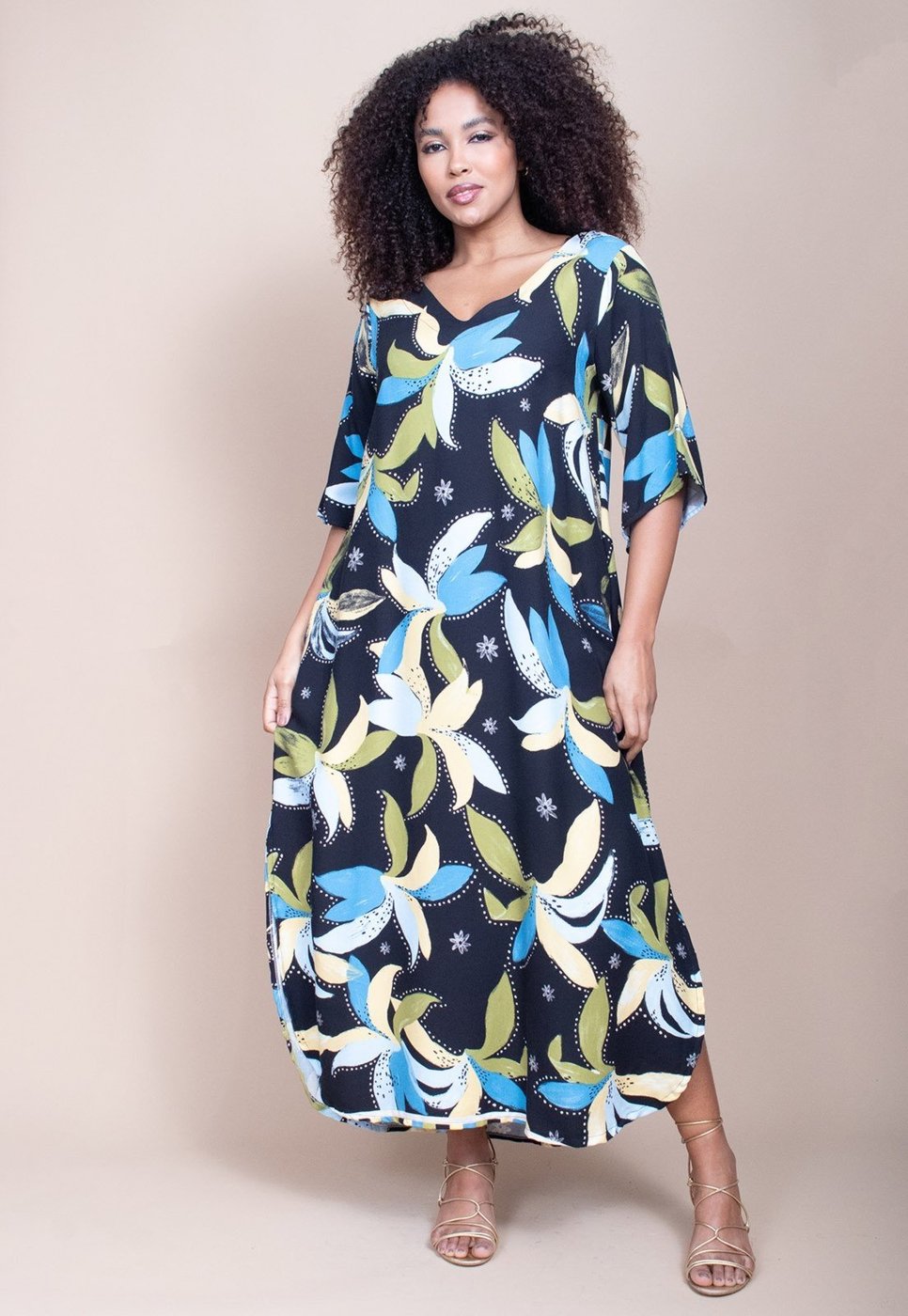 Vestido Cabanafree Midi Abapã Plano com Bolso Estampa Jardim Noturno