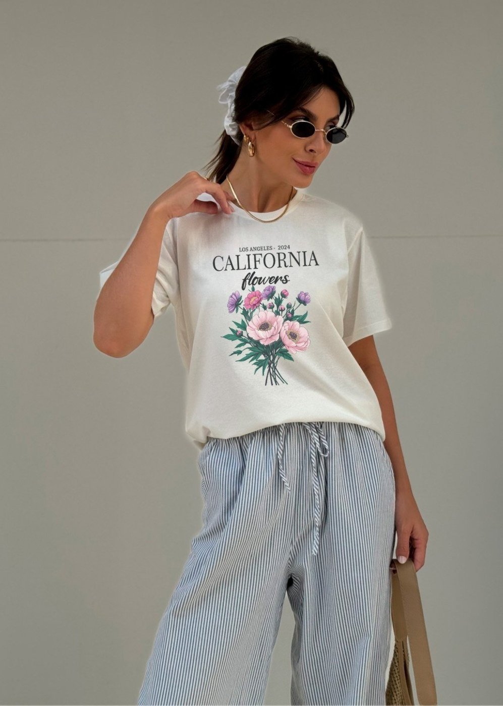 Camiseta Cianitas Off Estampa California Flowers