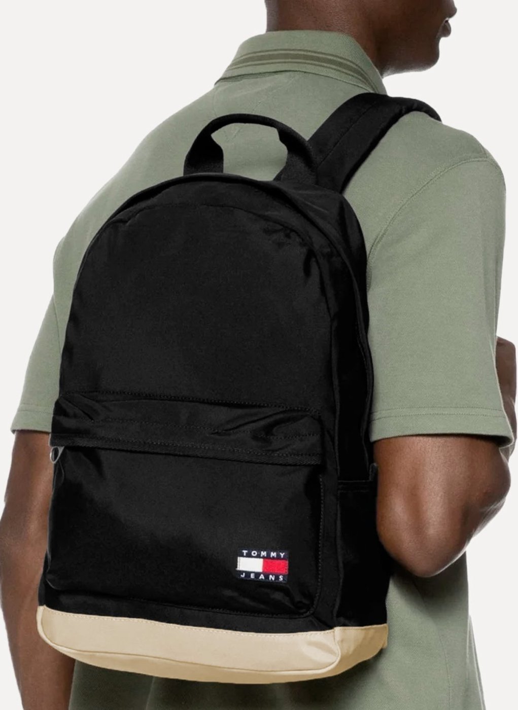 Imagem principal Mochila Tommy Jeans Essential Daily Daily Dome preto Tommy Jeans preto