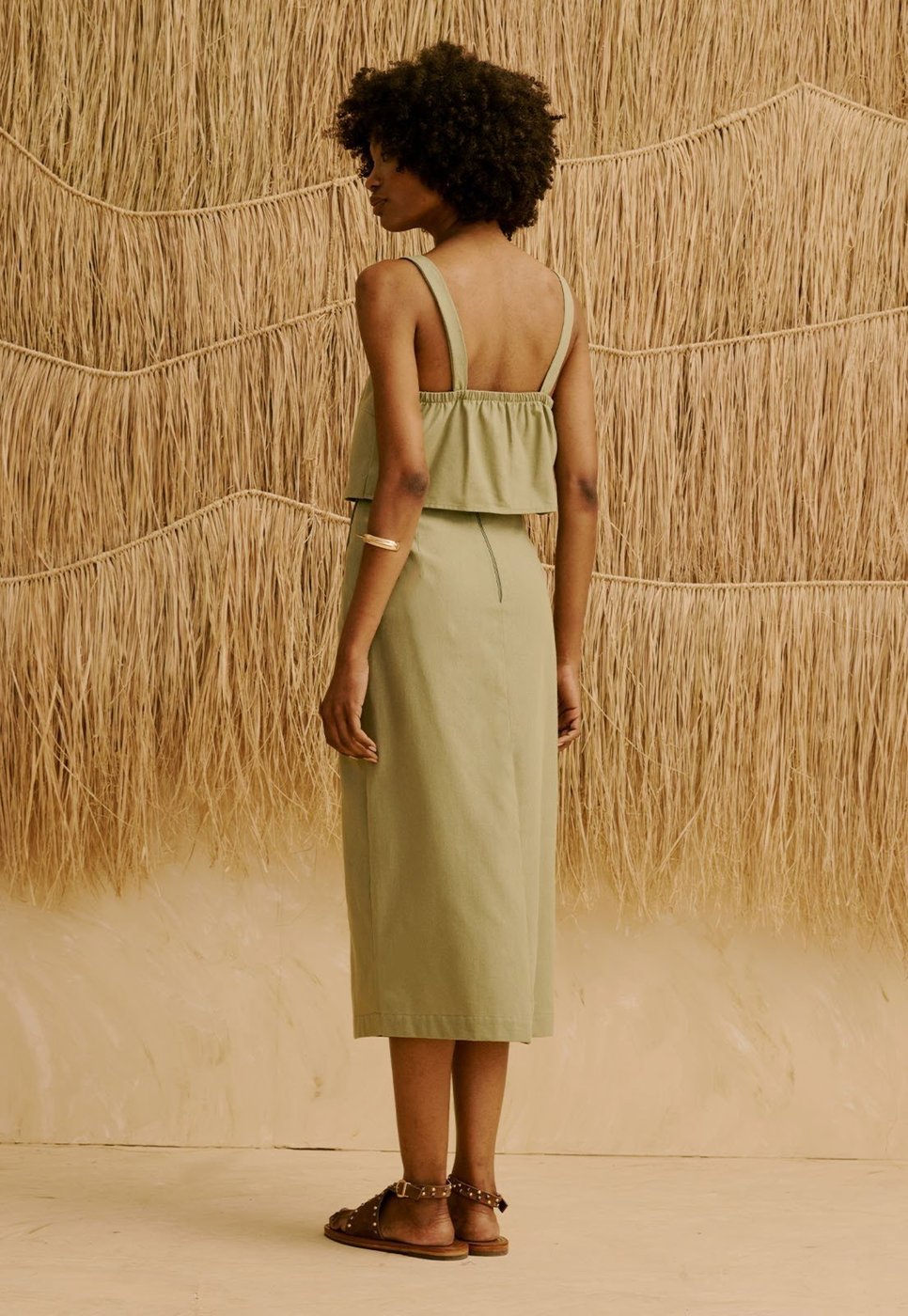 Saia Midi Lisa Lápis com Ponta