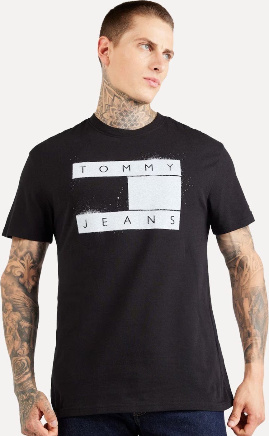Imagem principal Camiseta Tommy Jeans Masculina Classic Spray Flag Preta preto Tommy Jeans preto