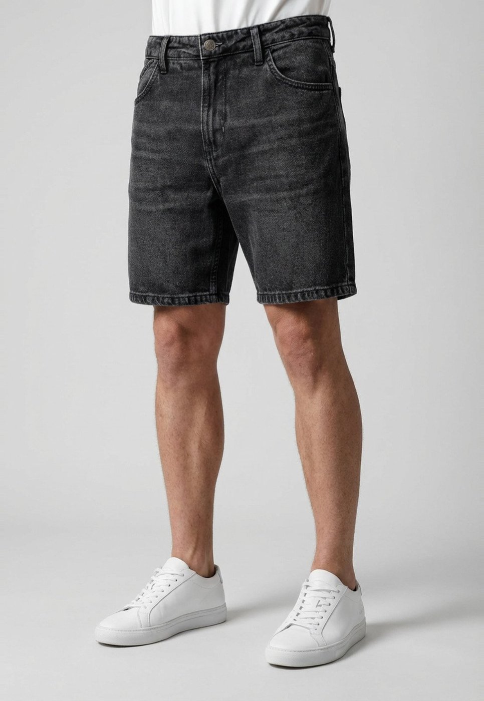 Imagem principal Bermuda Jeans Masculina Colcci Lavagem Escura Preta preto Colcci preto