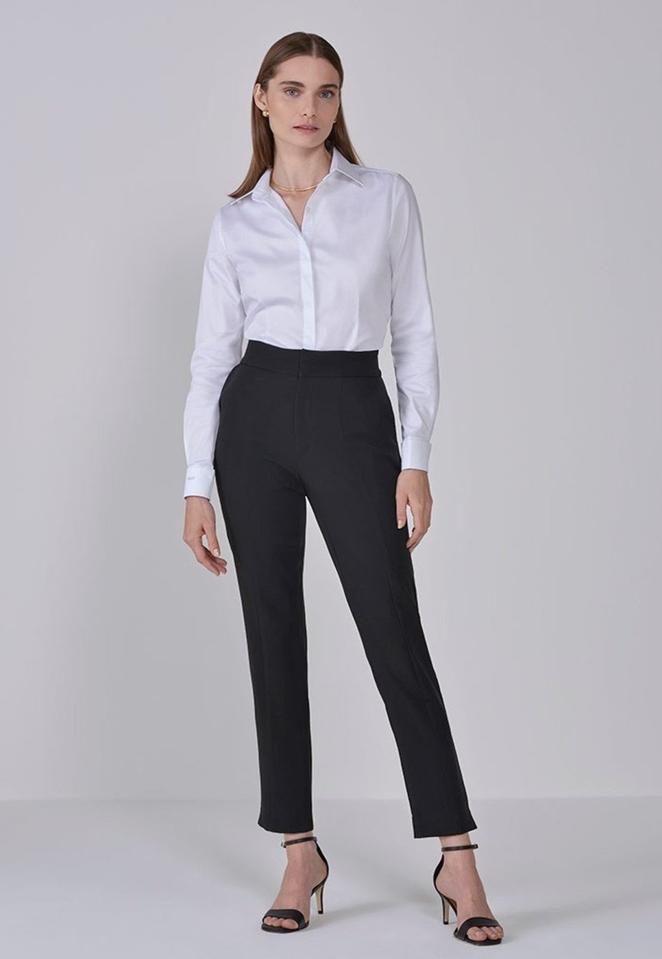 Calça Reta Slim de Alfaiataria Preta Reese