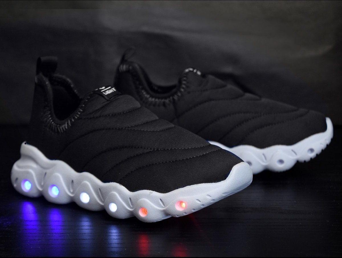 Imagem principal Infantil - Tenis de Led Menino e Menina Calce Facil e Branco e Chinelo Óculos e Relógio CALCADOS LGHT LIGHT preto CALCADOS LGHT LIGHT preto