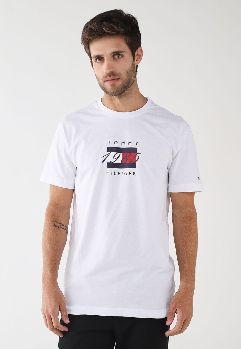 Imagem principal Camiseta Masculina Tommy Hilfiger Linear Flag Branca branco Tommy Hilfiger branco