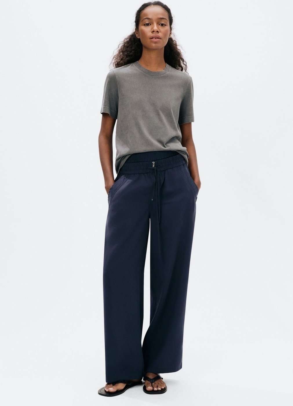 Imagem principal Calça Feminina Reta Em Peach Touch Hering vermelho Hering vermelho