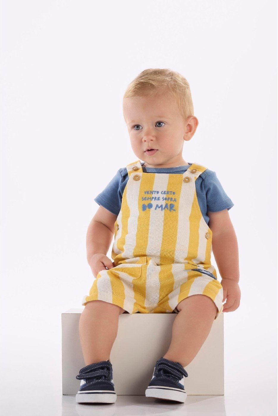 Imagem principal Infantil - Conjunto com Body e Jardineira Três e Já azul Três e Já azul