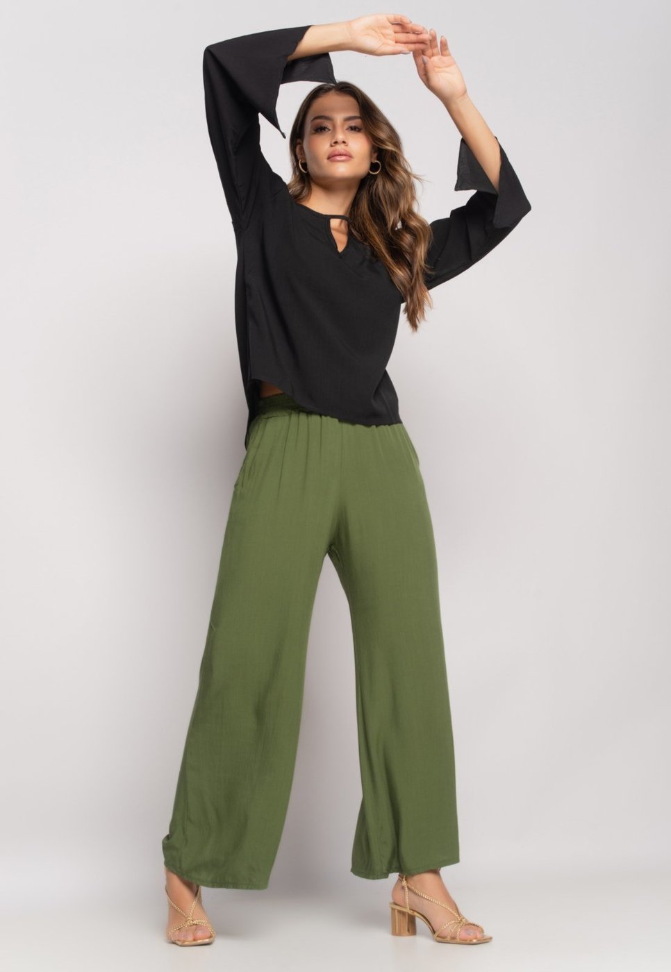 Blusa Manga Longa Flare Viscolinho Salvatore Preta