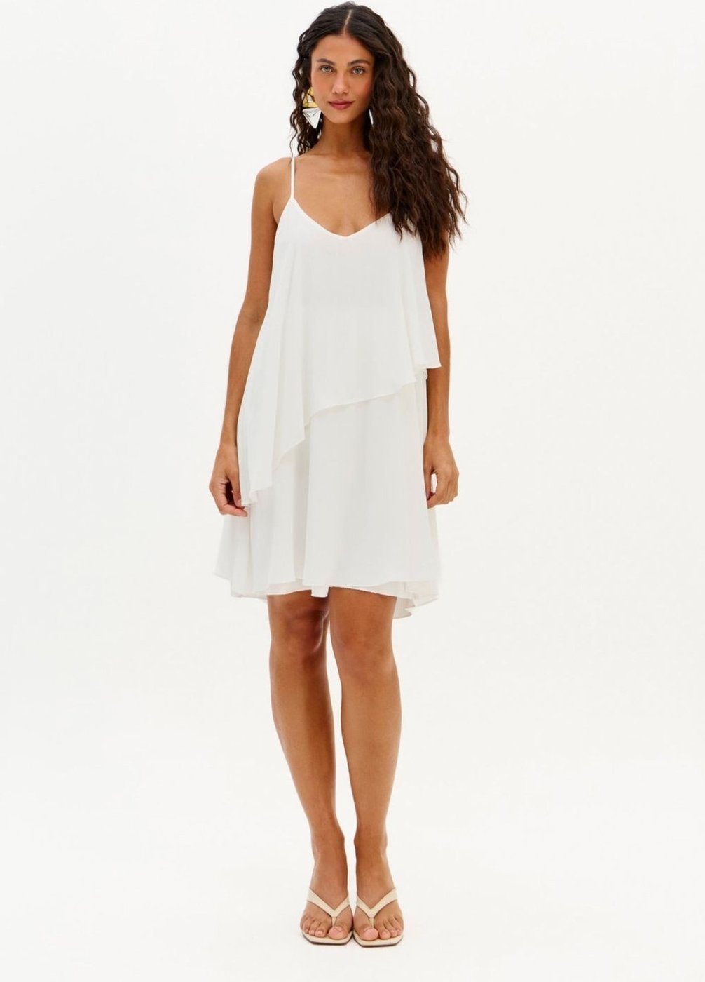 Vestido Curto Com Alças e Camadas