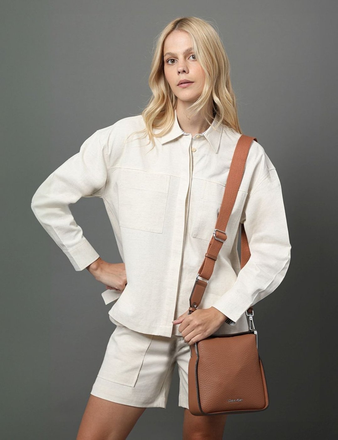 Bermuda Feminina Linho Texturizado Calvin Klein - Off White