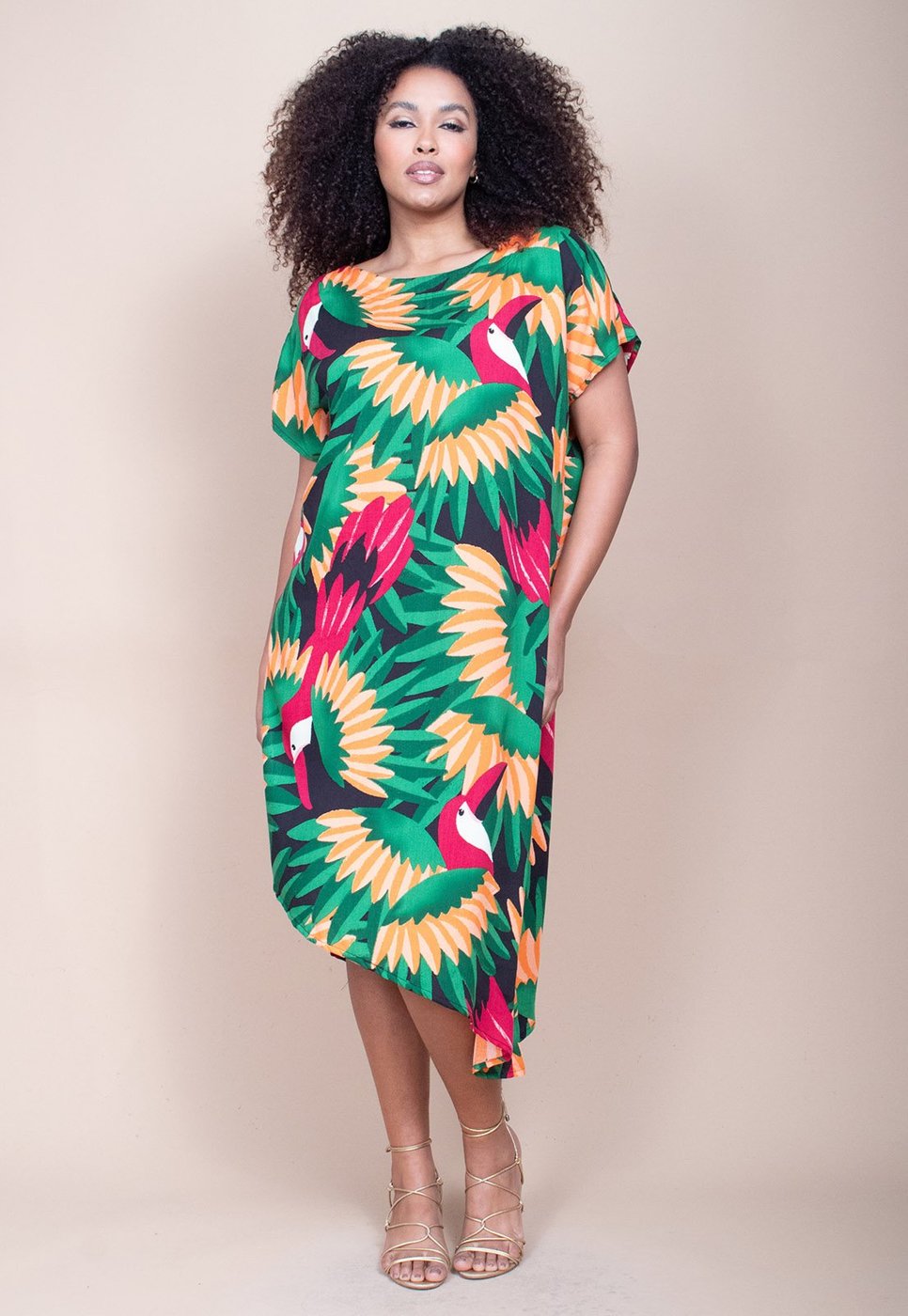 Vestido Cabanafree Midi Plano Estampa Festa dos Tucanos