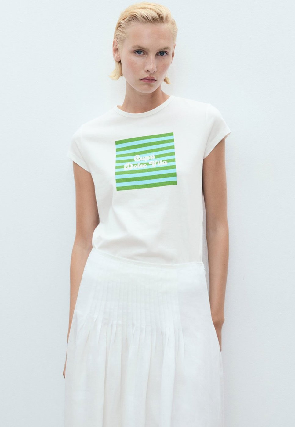 Camiseta Mango Reta Illustra Off-White