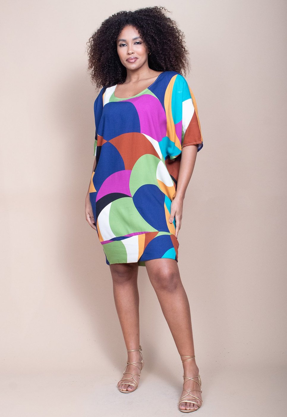 Vestido Cabanafree Curto Morcego Estampa Jardim