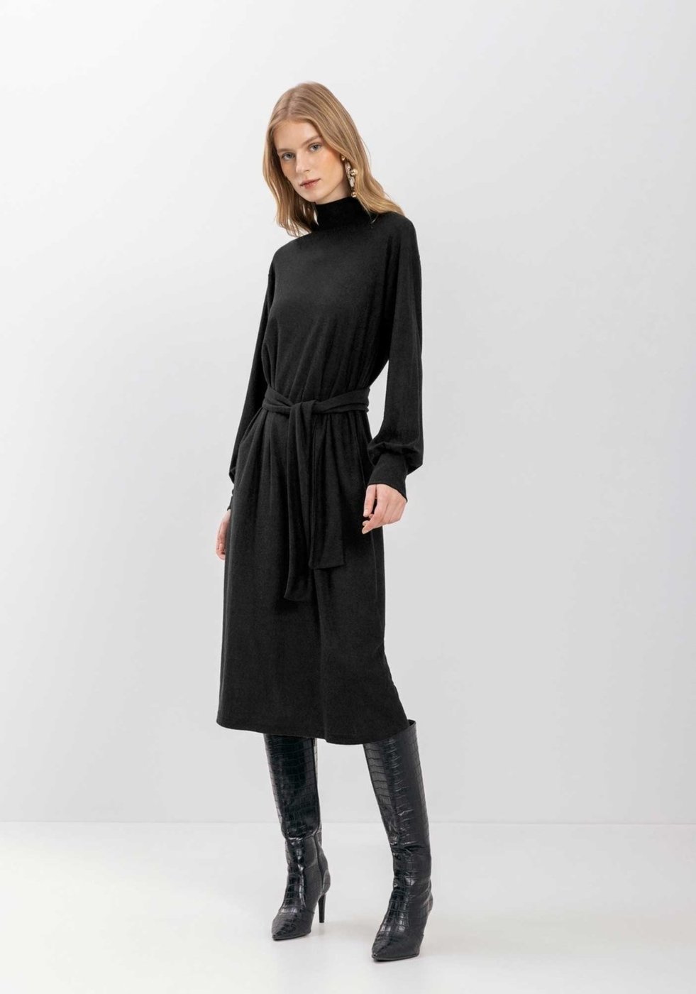 Vestido Midi De Mangas Longas Com Faixa Em Malha Rústica