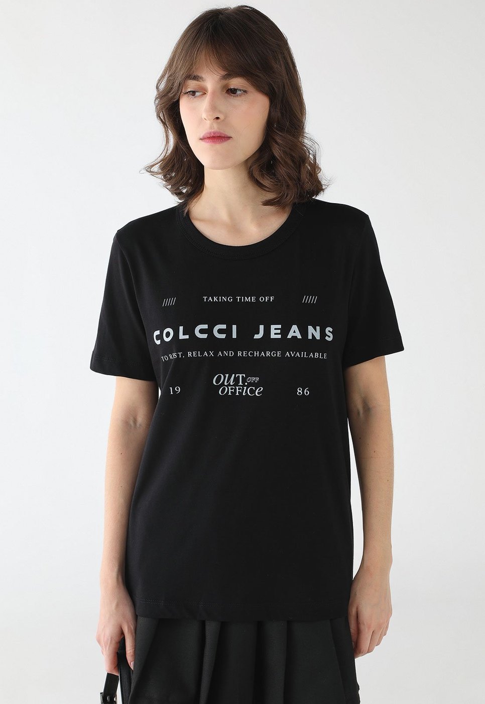 Imagem principal Camiseta Feminina Colcci Jeans Estampa Frontal Preta preto Colcci Jeans preto