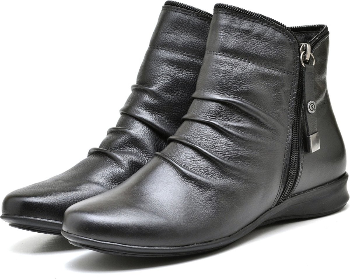 Imagem principal Bota Feminina Cano Curto Rasteira de Couro - Sucesso de Vendas preto preto