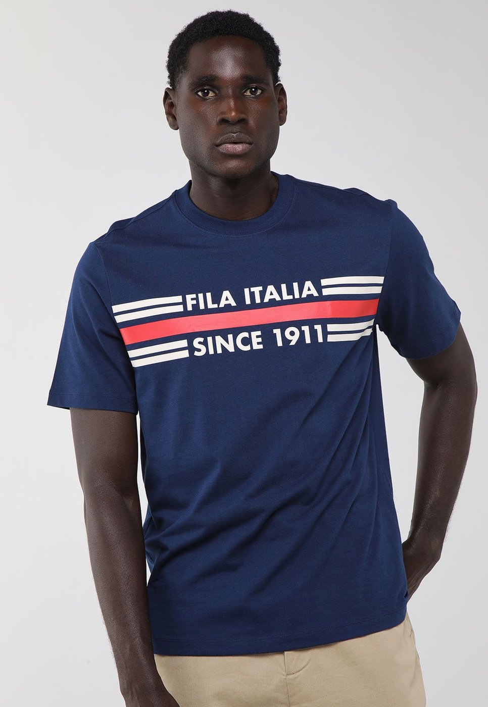 Imagem principal Camiseta Masculina Fila Comfort 1911 GT azul marinho Fila azul marinho