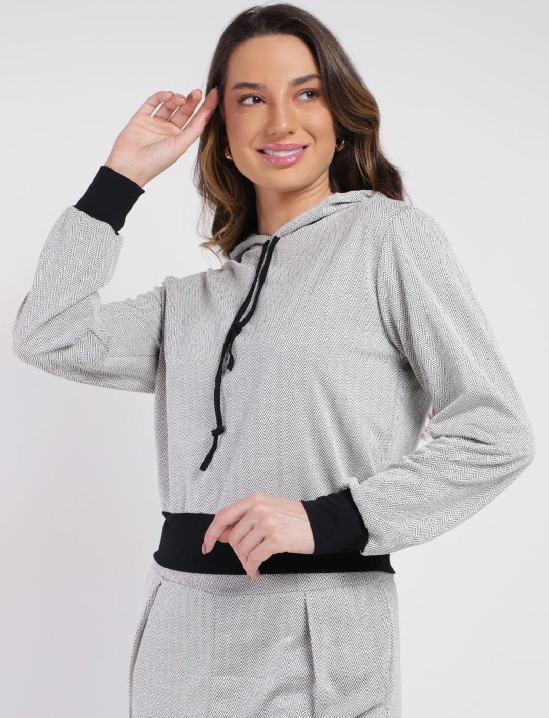 Blusa com Capuz Autentique Feminina