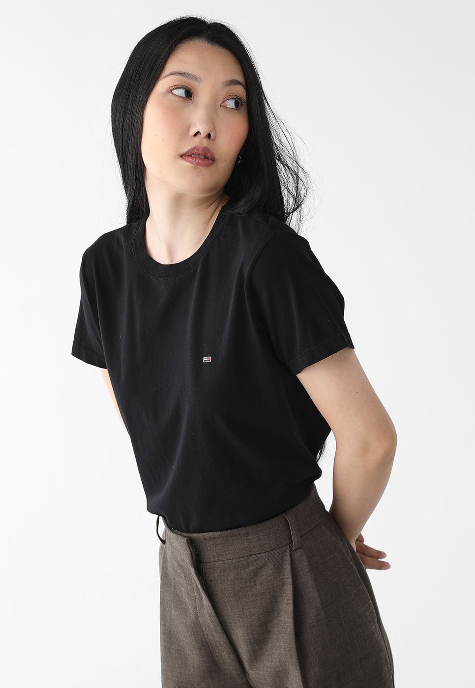 Imagem principal Camiseta Tommy Jeans Reta Logo Preta preto Tommy Jeans preto