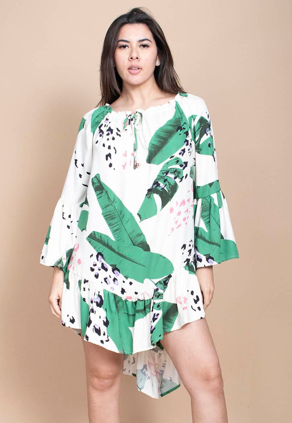 Imagem principal Vestido Curto Cabanafree Viscose Com Babados Estampa Folhagem Poética estampado/preto/verde Cabanafree estampado/preto/verde