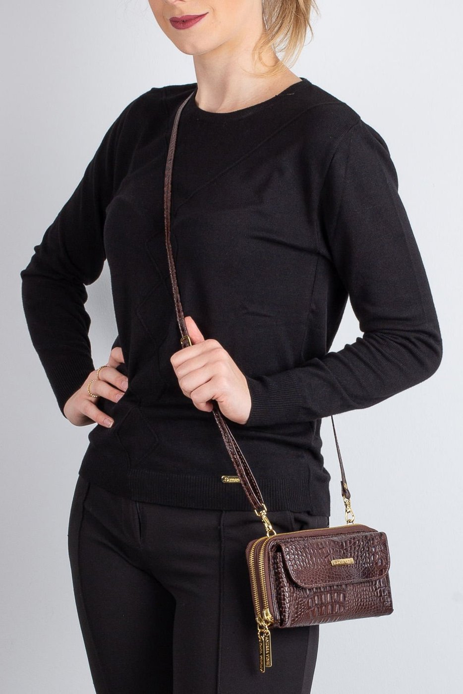 Imagem principal Carteira feminina de couro croco com alça Tania 10,5x19cm - Café Andrea Vinci vermelho Andrea Vinci vermelho