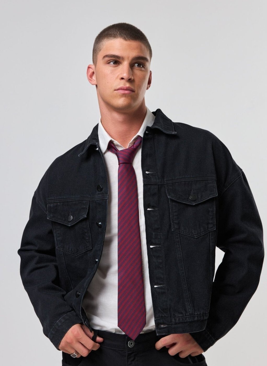 Gravata Listrada Vermelho E Azul