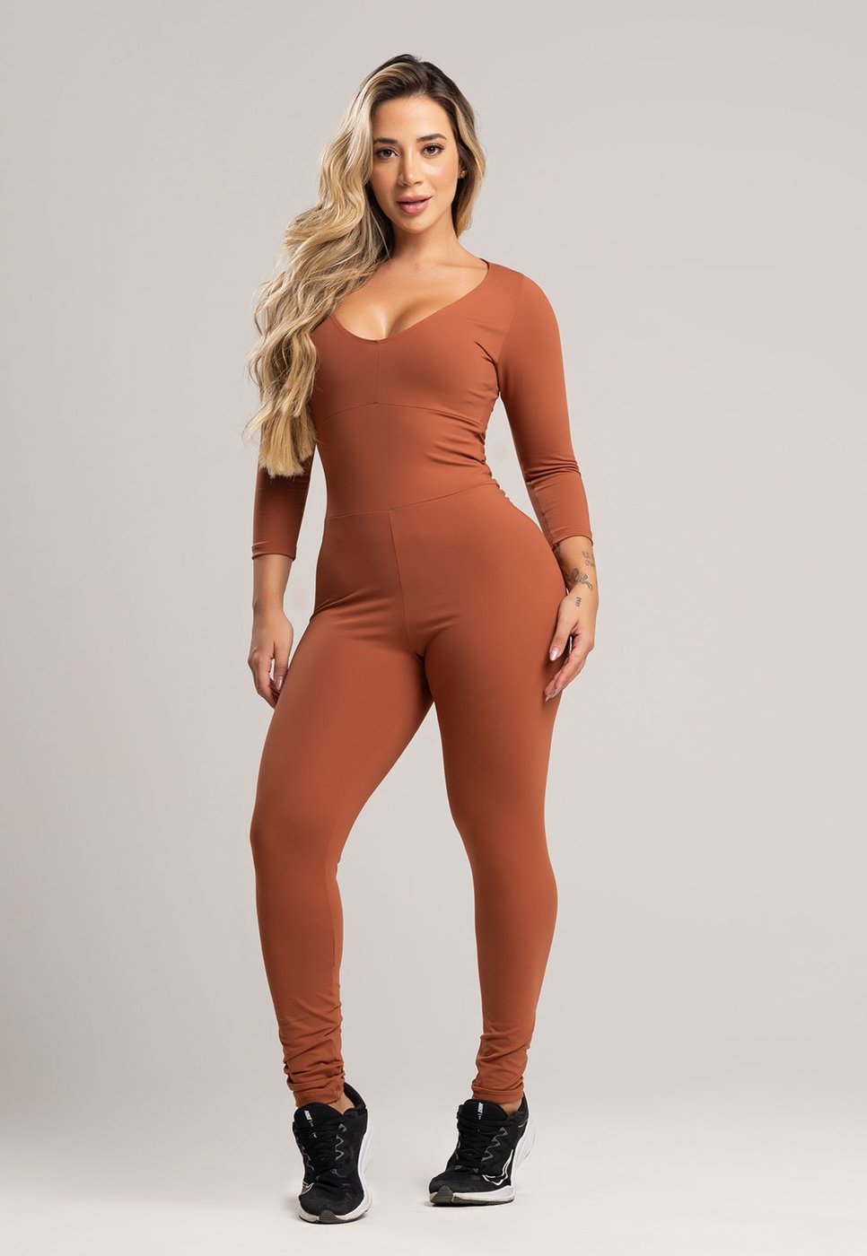 Imagem principal Macacão Fitness MVB Modas Longo Feminino 3/4 Costa Fechada Poliamida Mousse marrom Mvb Modas marrom