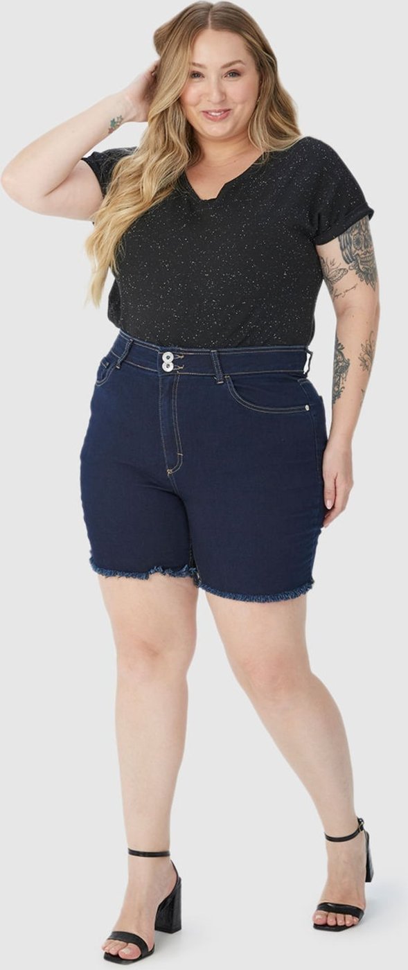 Bermuda Feminina Plus Size Comfort Barra Desfiada Em Jeans Com Elastano