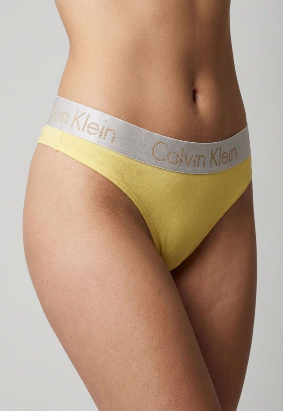 Imagem principal Calcinha Feminina Calvin Klein Tanga Cotton CK Reveillon Amarela Calvin Klein Underwear amarelo Calvin Klein Underwear amarelo